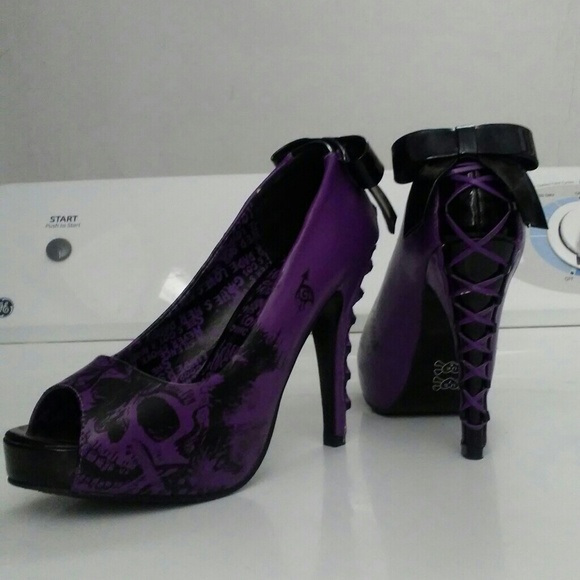 Shoes - Zombie stomper high-heel shoes