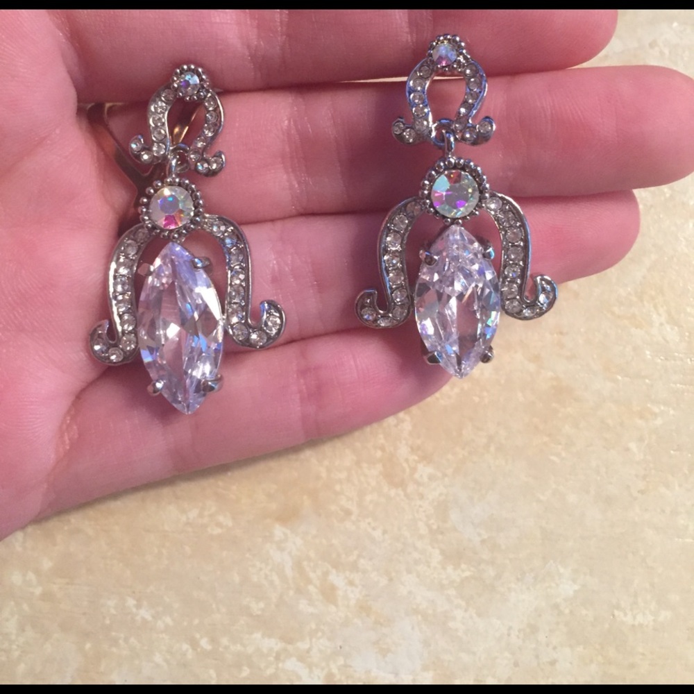 Chandelier earrings