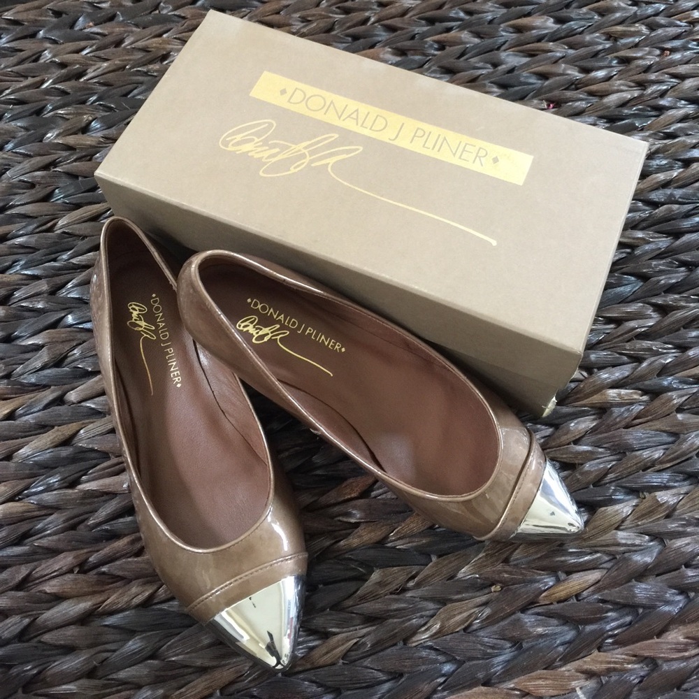 Donald Pliner 1" Wedge - Brand New