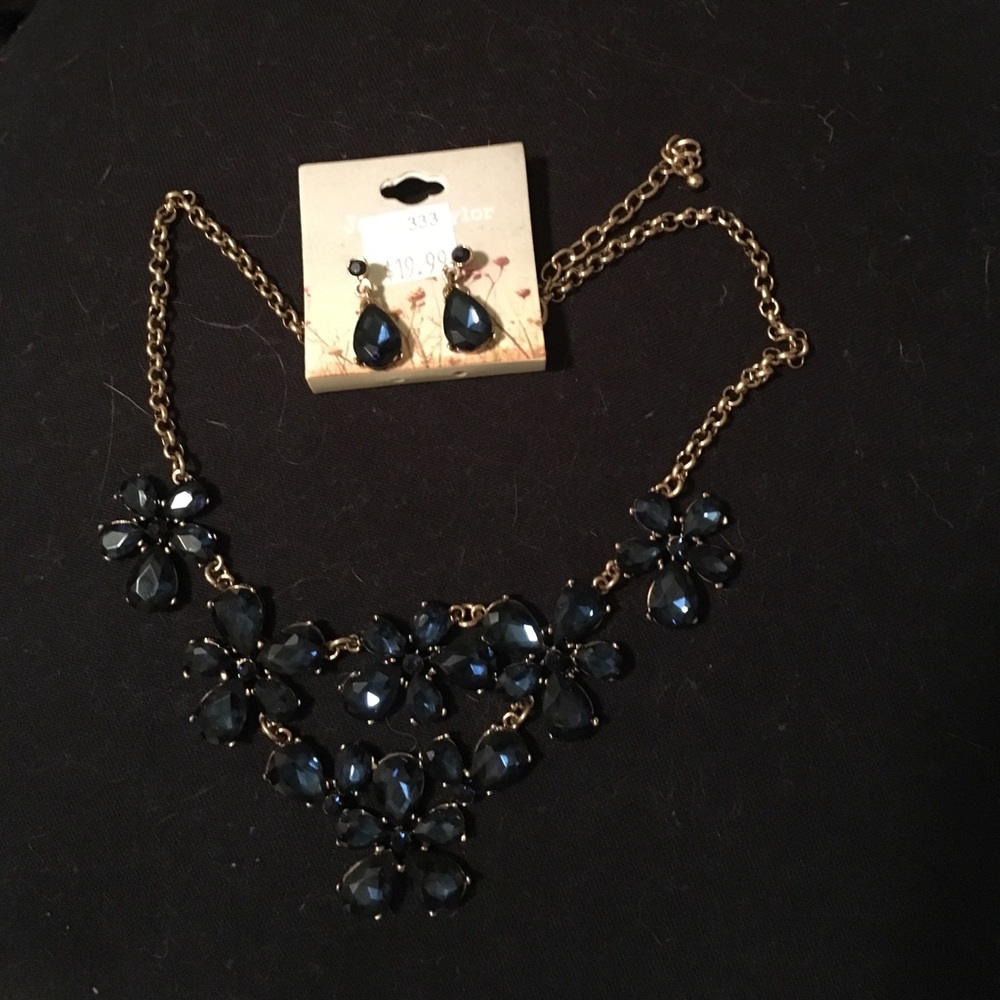 Necklace and earring set
