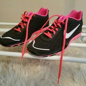 Nike Women's Free TR Fit 2 Running Training Shoes