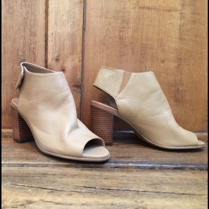 NWT Steve Madden Shooties