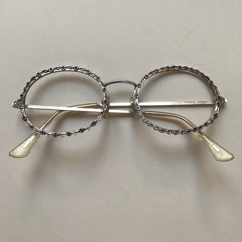 Beautiful Oval Silver Frames Vintage - image 1