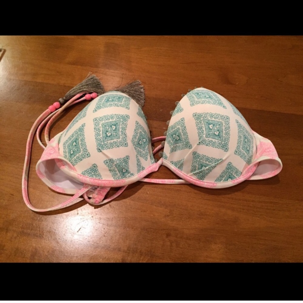 Victoria's Secret bikini top 34C