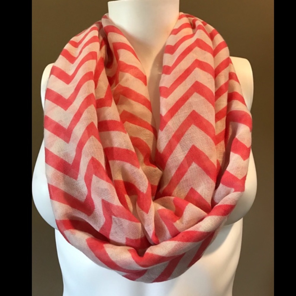 Octavia - Emily Lightweight Chevron Infinity Scarf