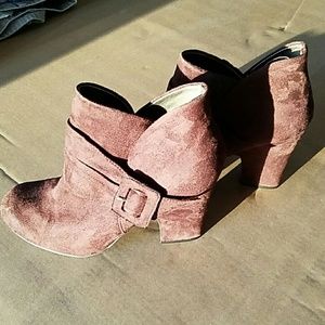 American Eagle boots NWOT