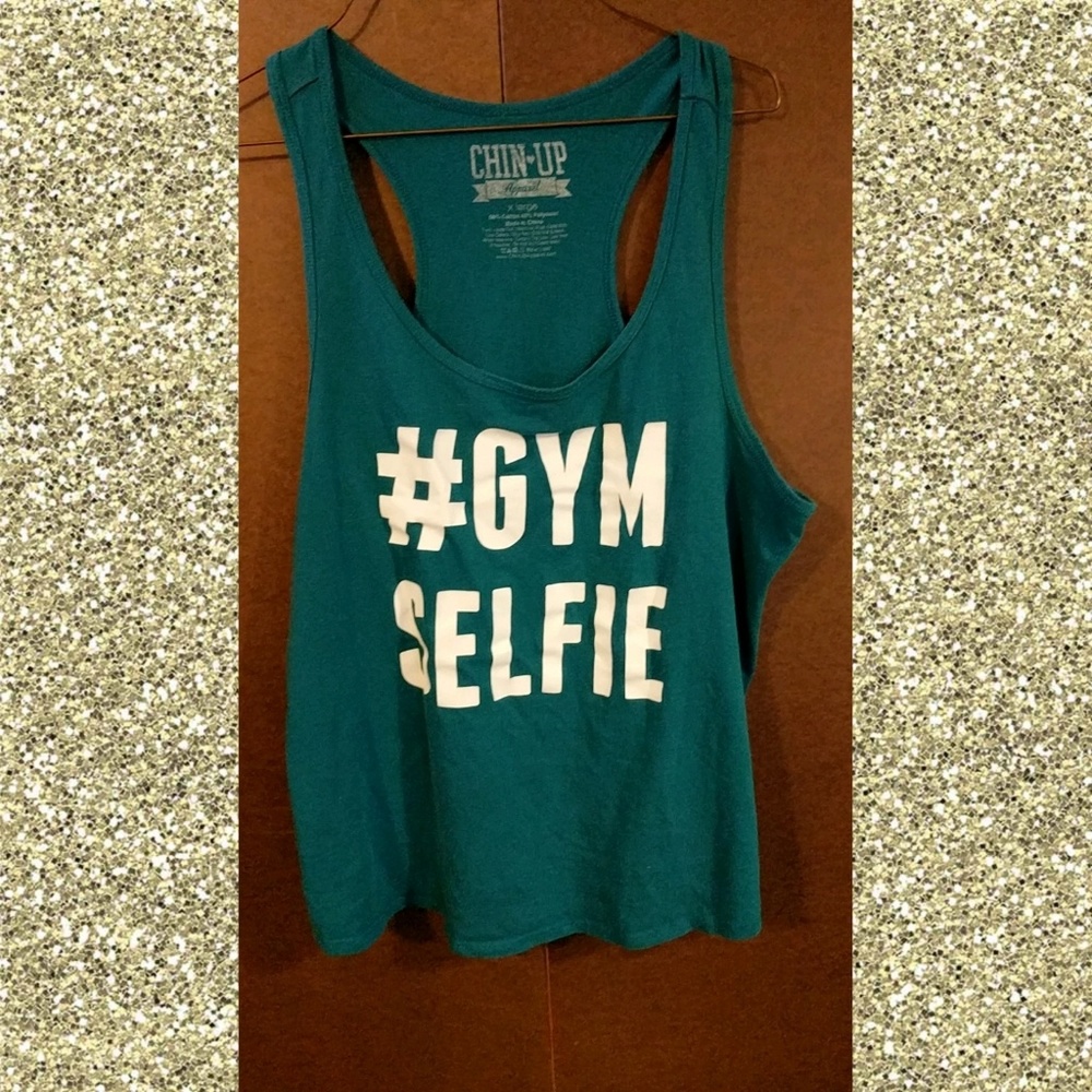 Gym selfie workout top