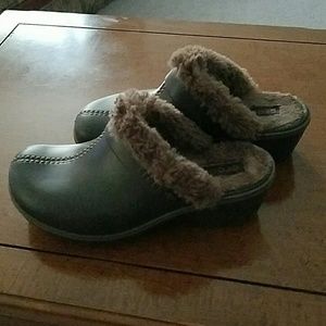 Fur lined Crocs NWOT
