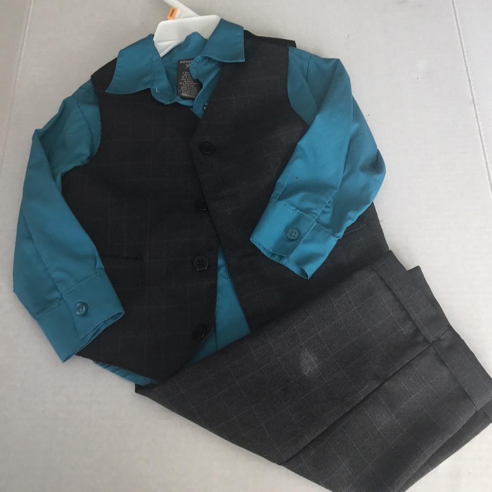 Dockers 3-piece vest, shirt and pants set.