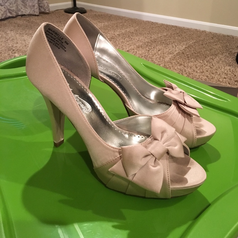 Michaelangelo satin open toe heels