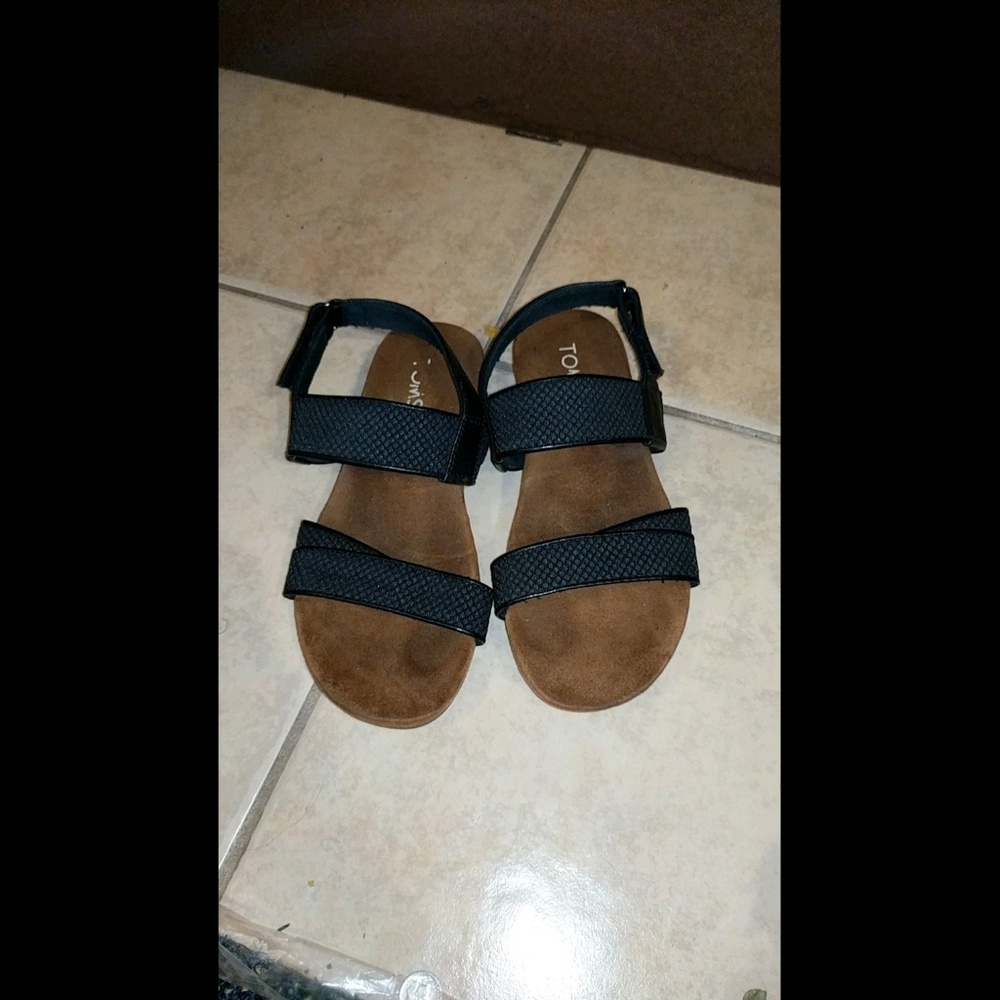 Tom's sandals