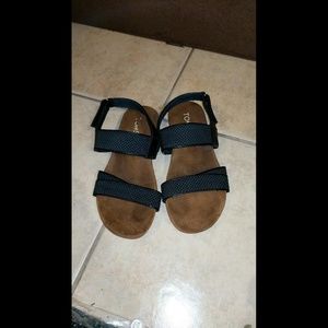 Tom's sandals