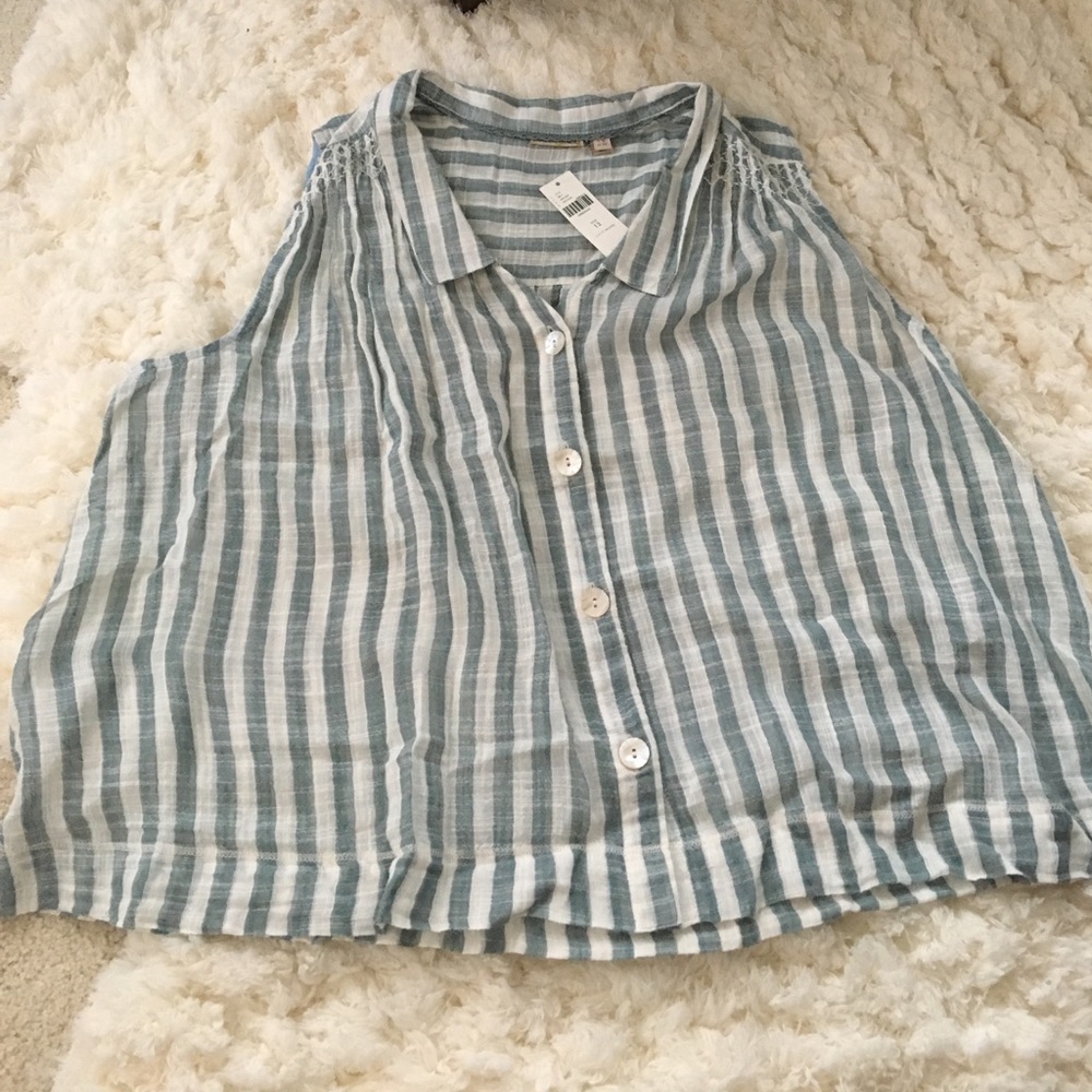 Anthropologie button-up sleeveless top