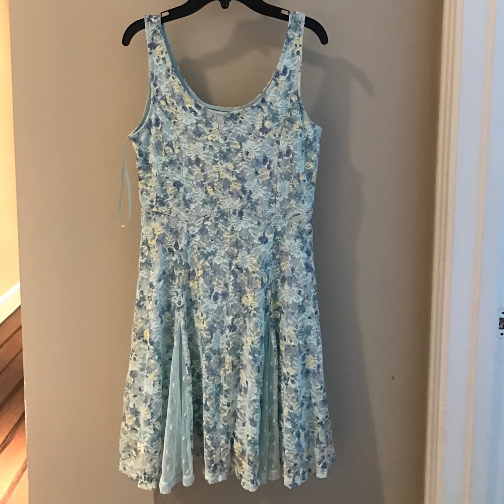 Juniors Spring Dress. Perfect for Easter!