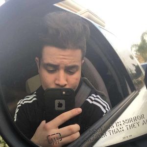 Meet your Posher, Simon