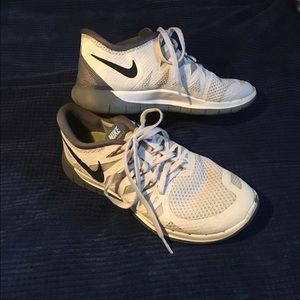 Nike Free 5.0 -- Size 6.5 😎👟