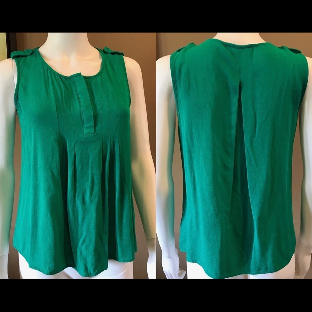 Nanor Pleat Tab Top