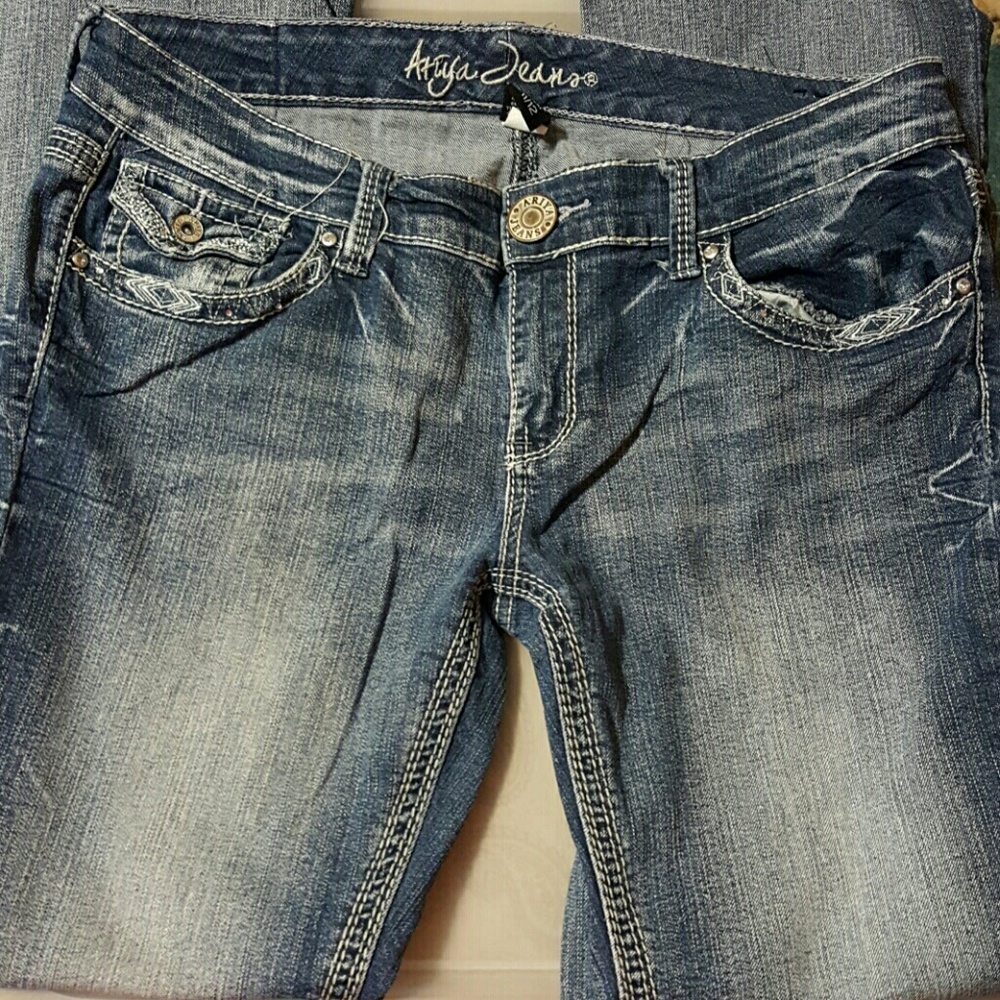 Ariya jeans