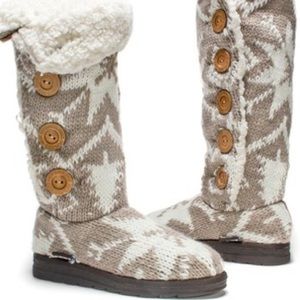 Mukluks NEW with Tags Sweater Boot Sz. 6
