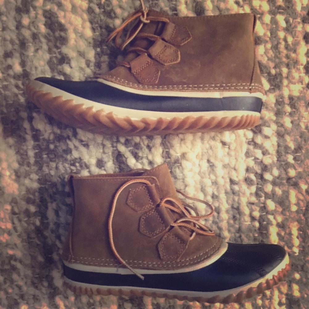 Sorel out and about boot