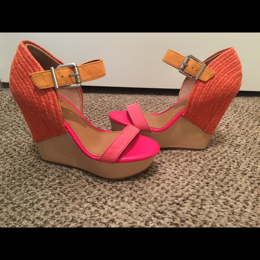 Antonio Melani Orange Wedge Sandals