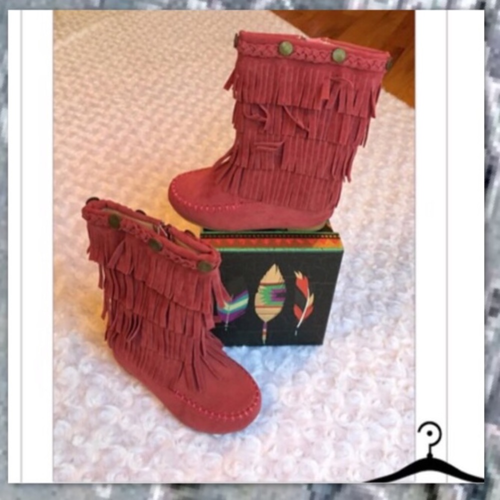 New| PINK FRINGE MOCCASIN BOHO BOOTS - Picture 1 of 4