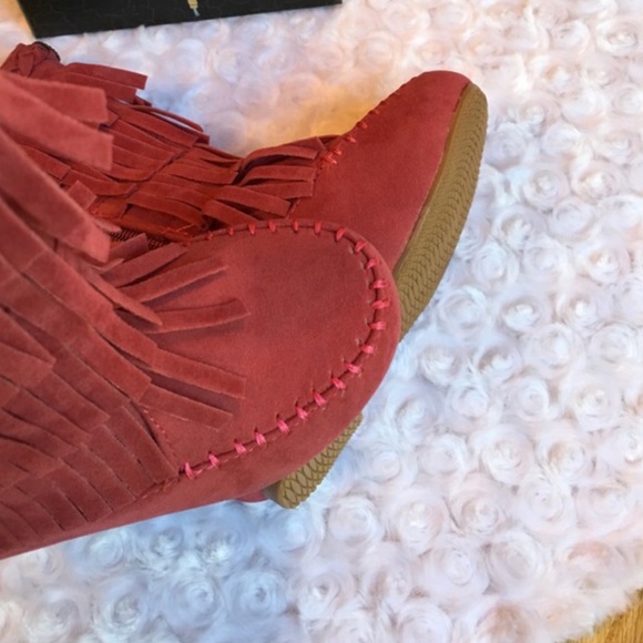 New| PINK FRINGE MOCCASIN BOHO BOOTS - Picture 2 of 4