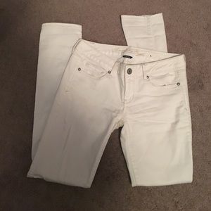 White American Eagle Jeans