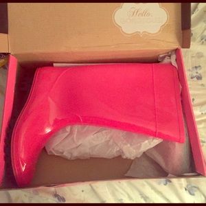 Brand new cute rain boots!!!