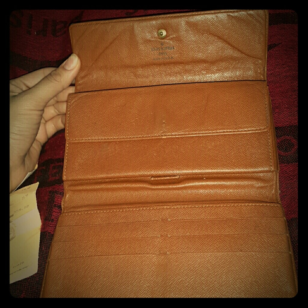 Louis vuitton wallet  T(((TRADE FOR RANA  ONLY)))