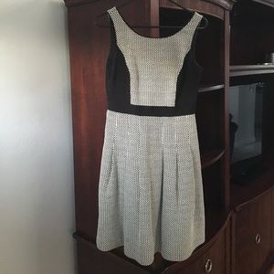 White House black market cocktail dress- SZ 4