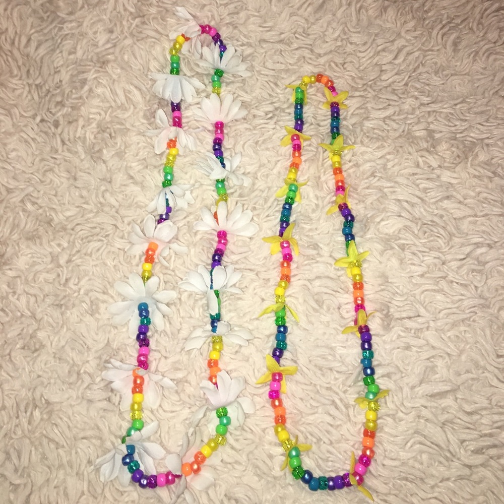 ✨Flower lei kandi necklaces✨