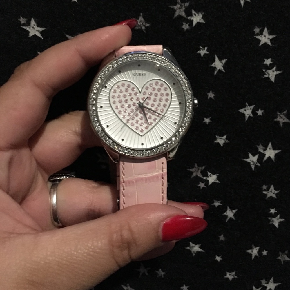 💓PINK GUESS HEART WATCH WITH BOX💓