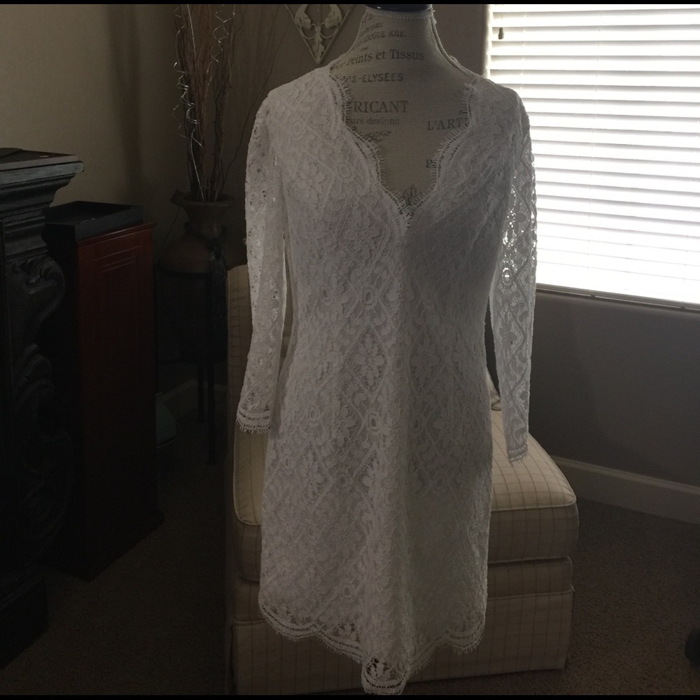 SOLD-NWOT Stunning white lace dress