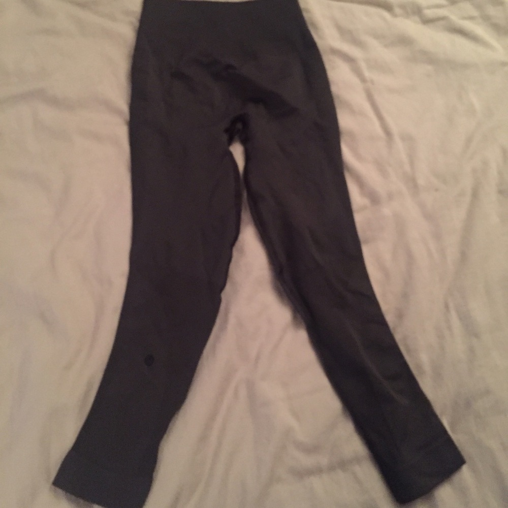 Lululemon compression cropped pants size 4