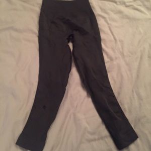 Lululemon compression cropped pants size 4