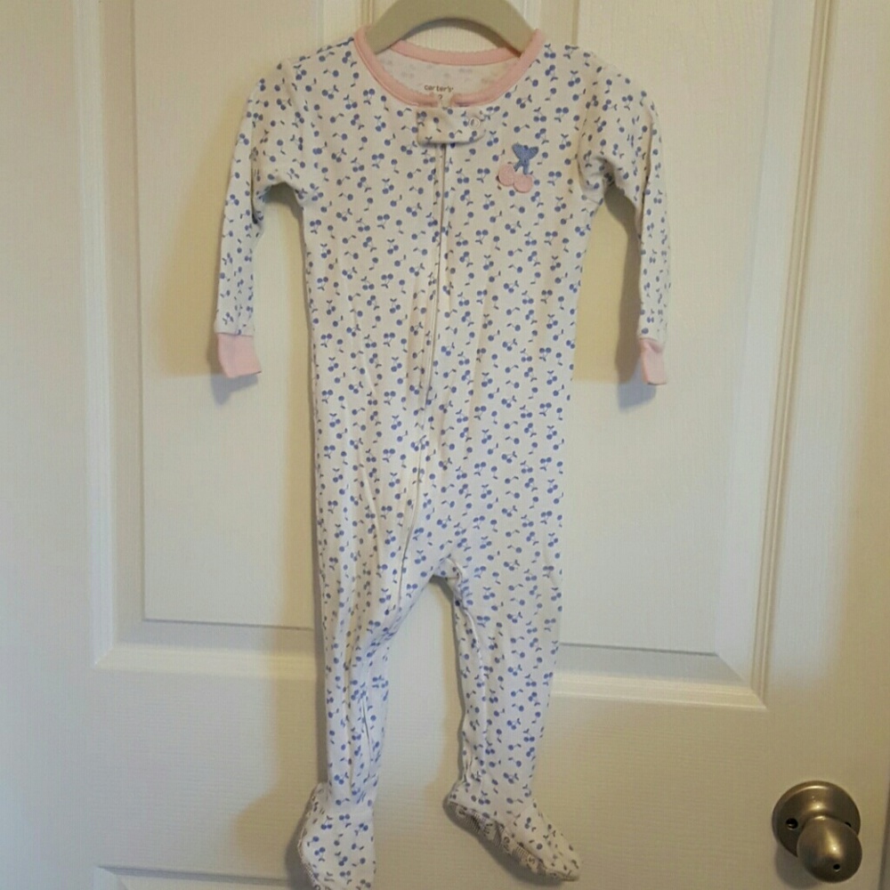 🚫SOLD🚫 Carter's footed girl pajamas