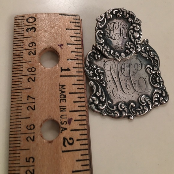 🔥SALE🎉Foree Hunsicker luggage tag earrings - Picture 3 of 3