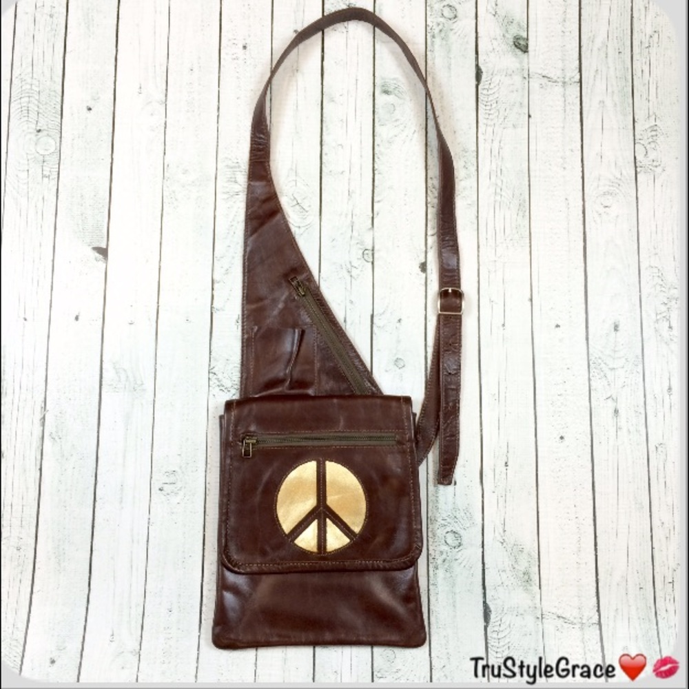 ✨ Brand New ✌️ 100% Leather Boho Peace Crossbody Bag
