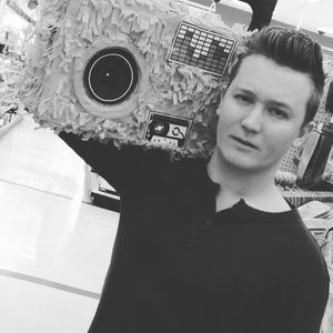 Meet your Posher, Stephen