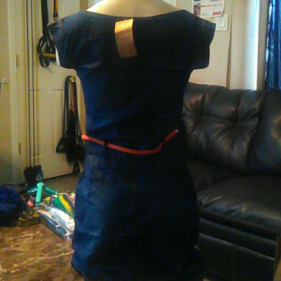 Dress - Picture 3 of 3