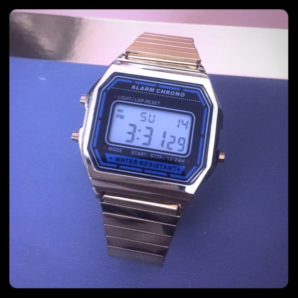 80s inspired gold watch