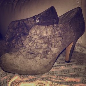 Madden Girl Ruffle Detailed Booties