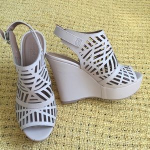 Nude Wedges w/ Platform