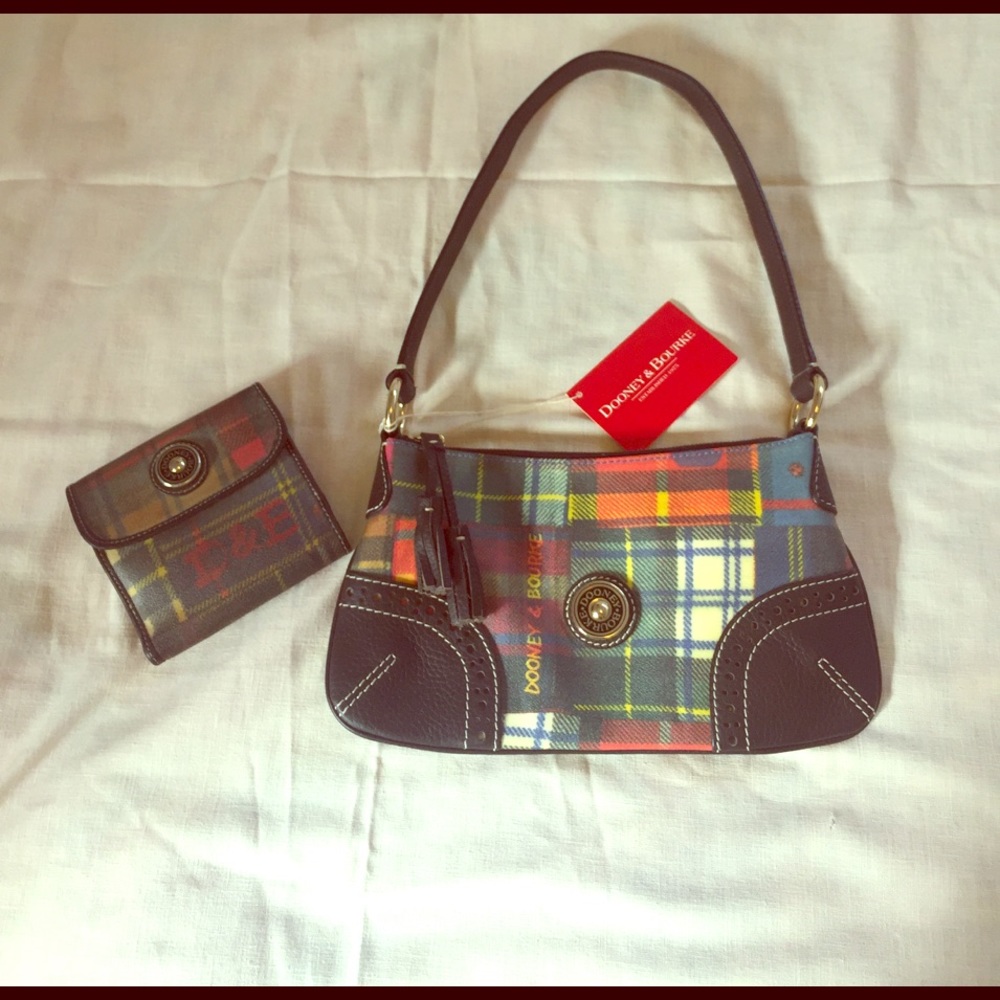 Dooney & Bourke Handbag and Wallet set!