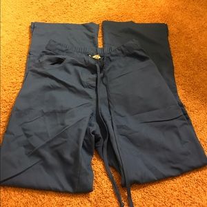 Caribbean blue size small greys anatomy scrubs