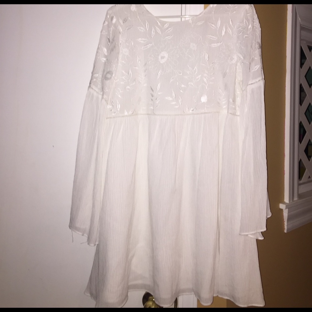 White lace flowy bell sleeve dress