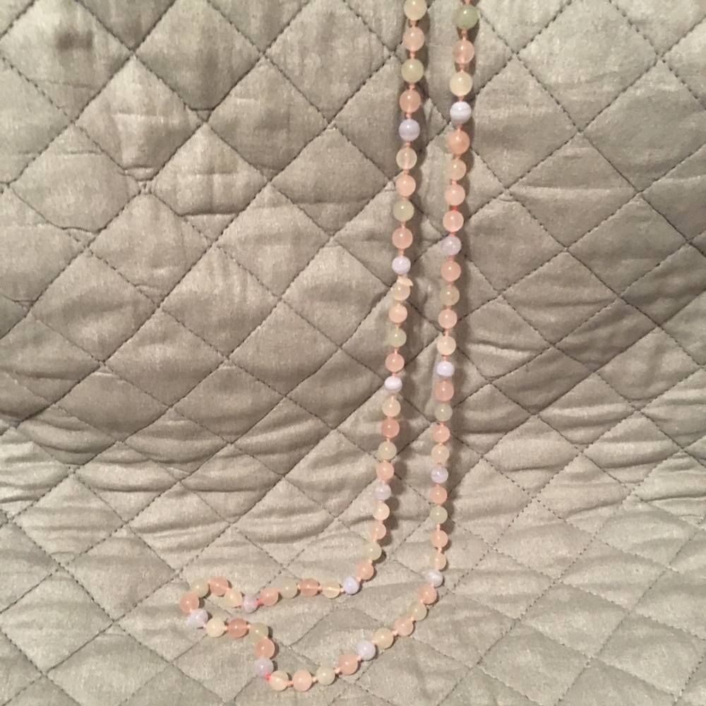 Polished semi-precious stones necklace