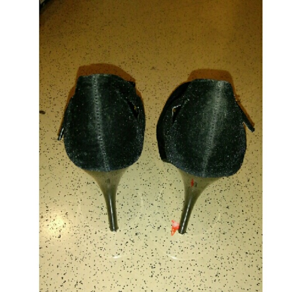 Black Heels - Picture 3 of 4
