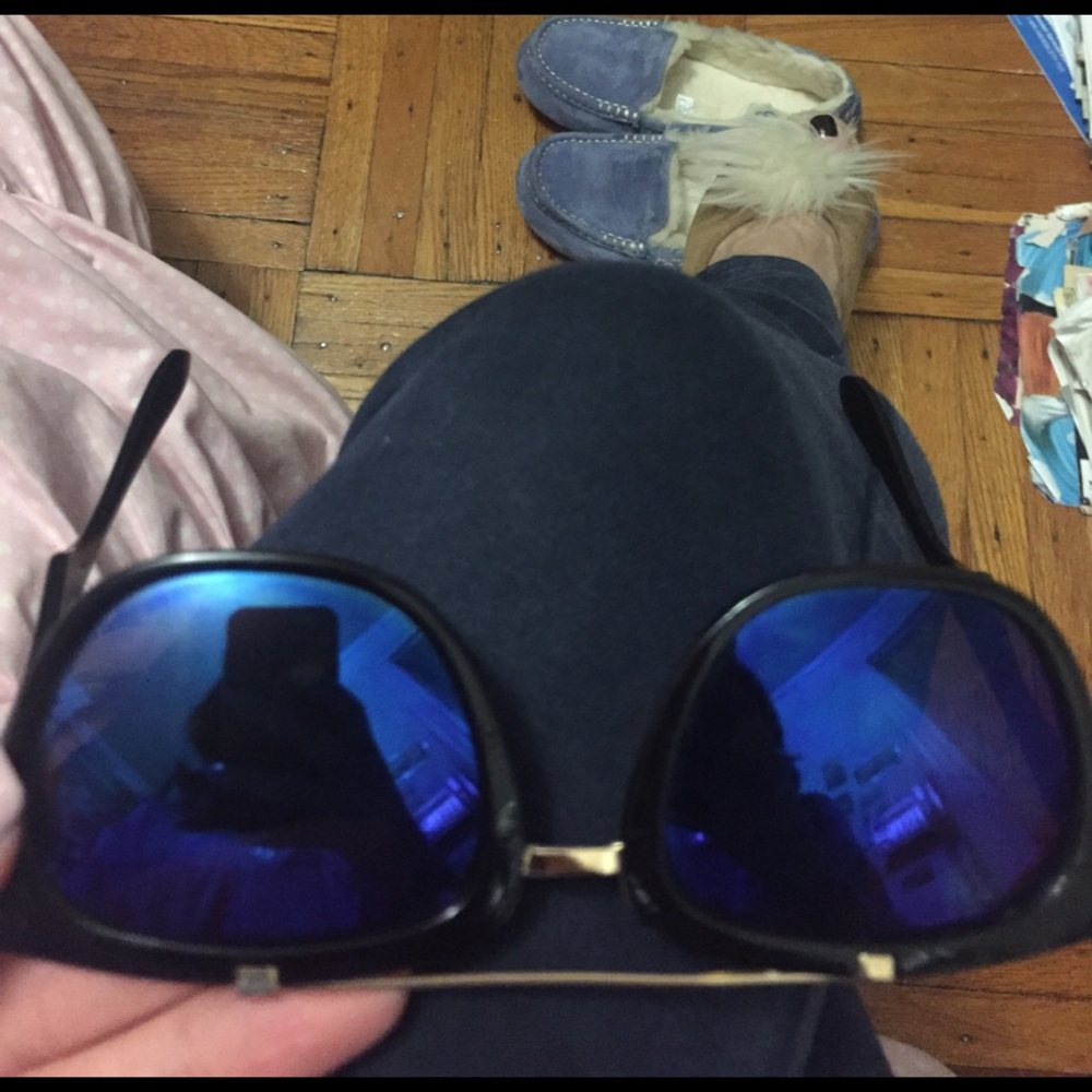 Cool sunglasses - so hot !😎